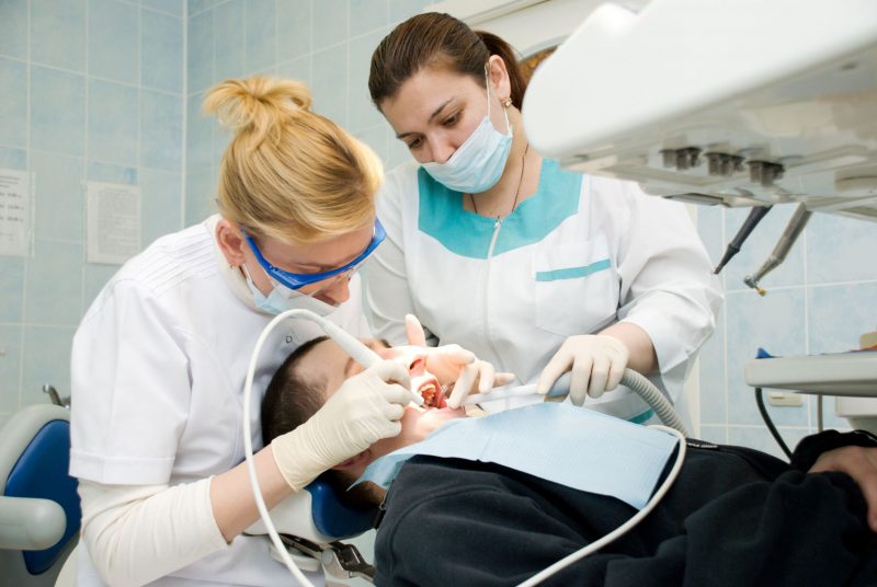 Reasons to Choose a Dental Implant Specialist, Find the Best in Chicago